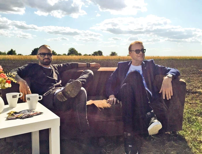 
    11 august: Click! l-a surprins pe Gabi, alături de fiica sa cea mare, la plimbare. Era încă foarte slăbit  