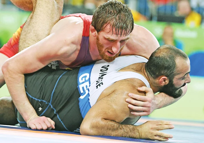 
    Saritov l-a învins prin superioritate pe  reprezentantul Georgiei şi a adus  României a cincea medalie olimpică la Rio.  Delegaţia ţării noastre a terminat  pe locul 47 în clasamentul pe medalii  