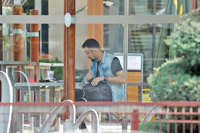Alex Constantin alege meniurile fast-food