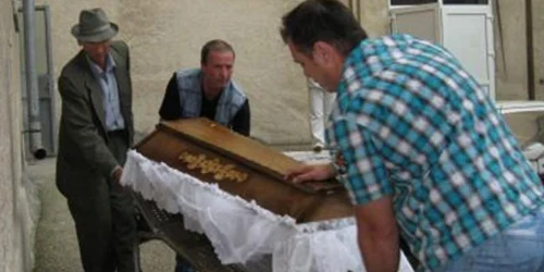 Puţini dintre foştii pacienţi au parte de o înmormântare decentă