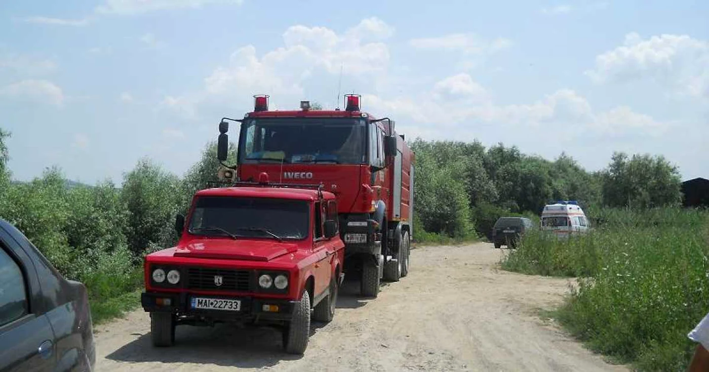Pompierii militari au ajuns la faţa locului (arhivă)