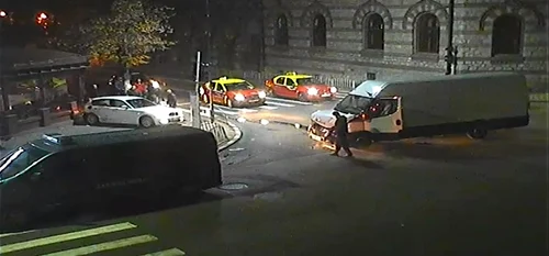 Vâlcea Accident pe bulevardul principal din Râmnicu Vâlcea soldat cu trei victime Foto captură video