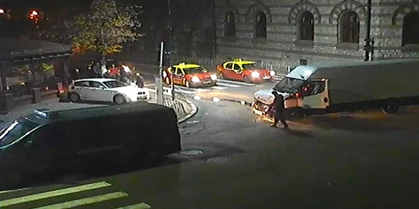 Vâlcea Accident pe bulevardul principal din Râmnicu Vâlcea soldat cu trei victime Foto captură video