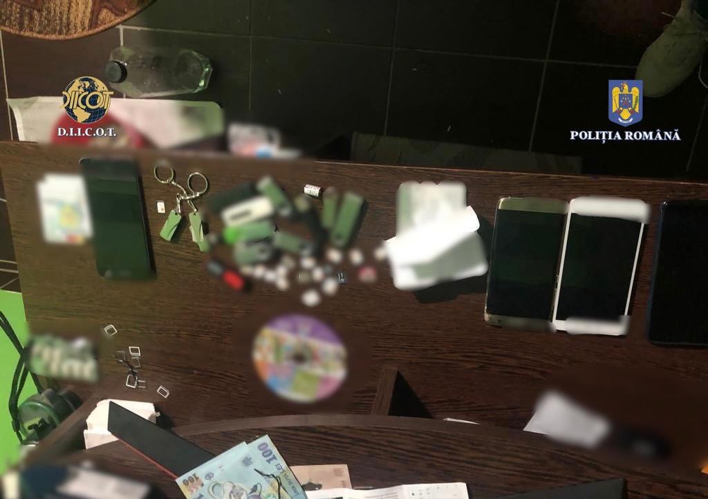 Fetiță de 8 ani, păcălită să facă materiale pornografice de un bărbat care folosea numele unor influenceri VIDEO