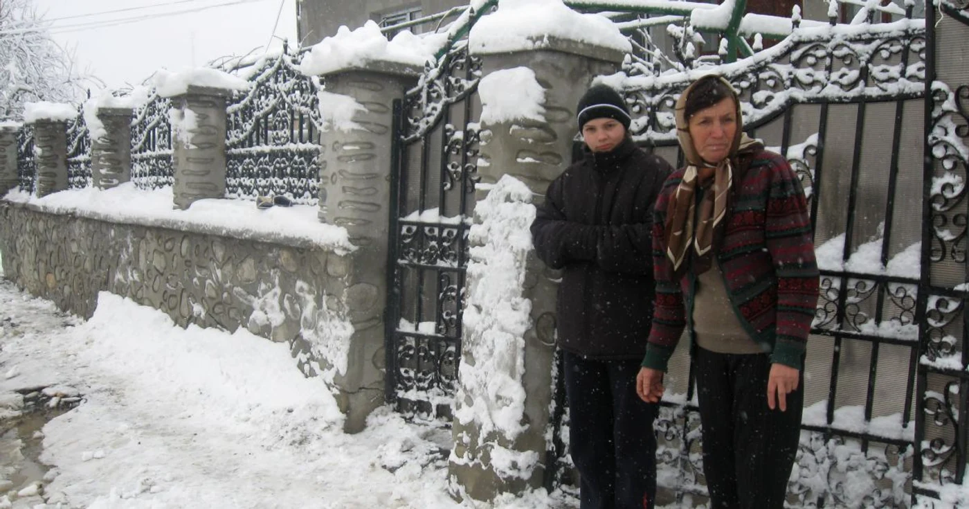 Târgu-Jiu: Manolica Trandafir şi nora ei, Lavinia, nu au dormit toată noaptea de teama ca cisterna să nu explodeze