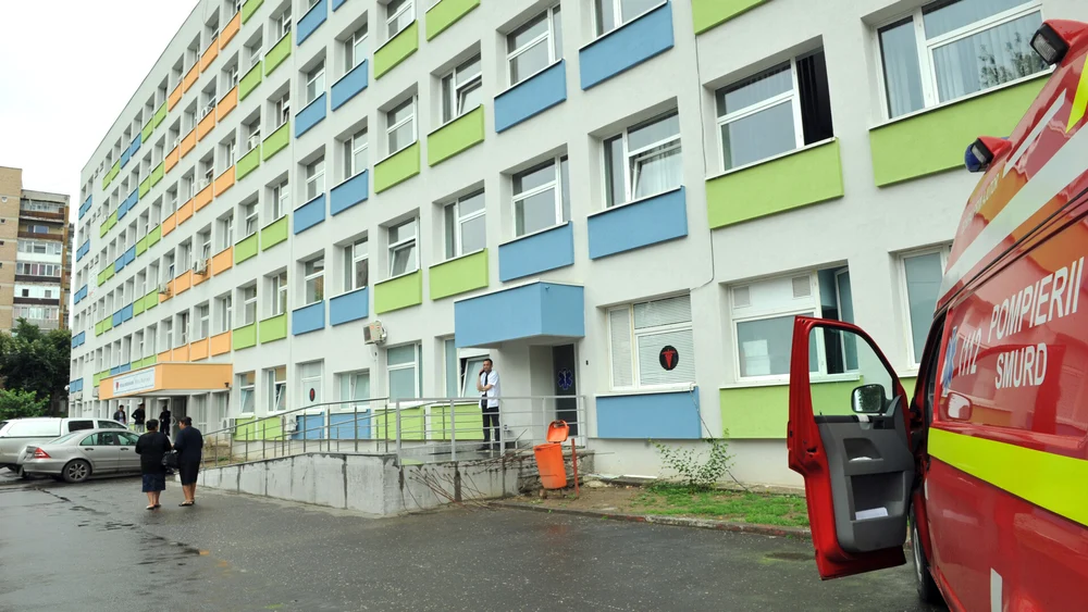 Securitatea spitalelor, o glumă pe bani publici: de la bătăi cu topoare la furtul instalației de oxigen. Cine păzește, de fapt, bolnavii din România?