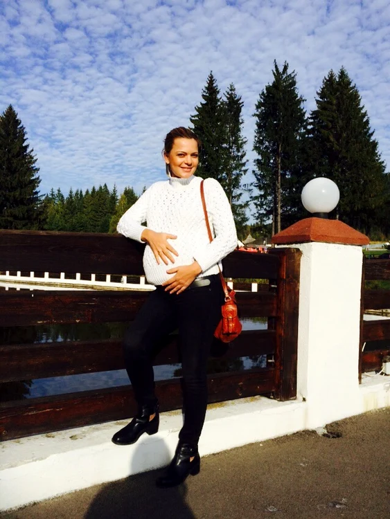 Lavinia Petrea, prezentatoarea de la matinalul Știrilor PRO TV, a devenit mămicăFoto: Pro TV