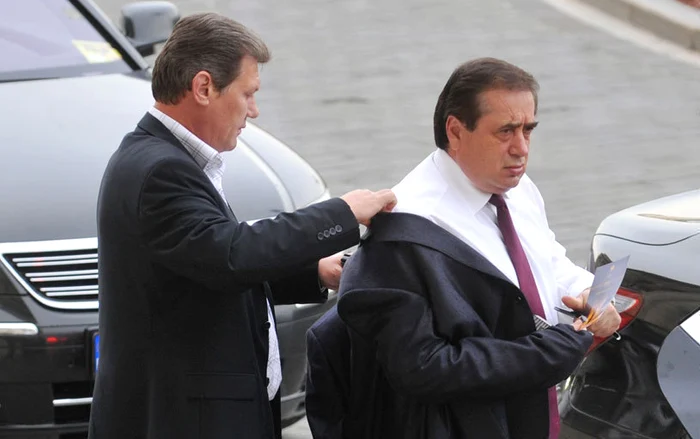 
    Iona Niculae este urmărit penal pentru spalare de bani și este acuzat acum de sustragere de sub sechestru.  