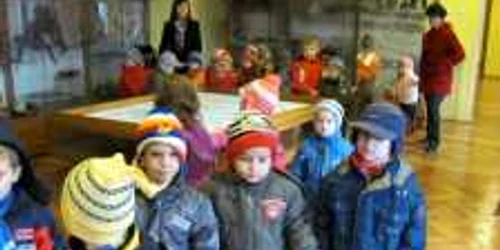 Copii din Bistriţa au vizitat expoziţiile Complexului Muzeal Bistriţa