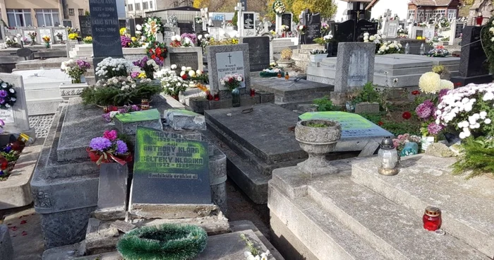 cimitir vandalizat