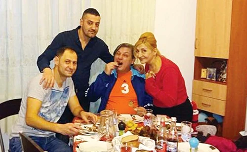 Băieții Ilenei Ciuculete pe vremea când trăia mama lor și erau în relații bune cu Galeș