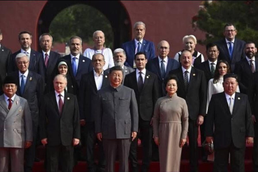Relațiile României cu China încotro? Analiză la rece, dincolo de emoția provocată de fotografiile cu Năstase și Dăncilă din Beijing 