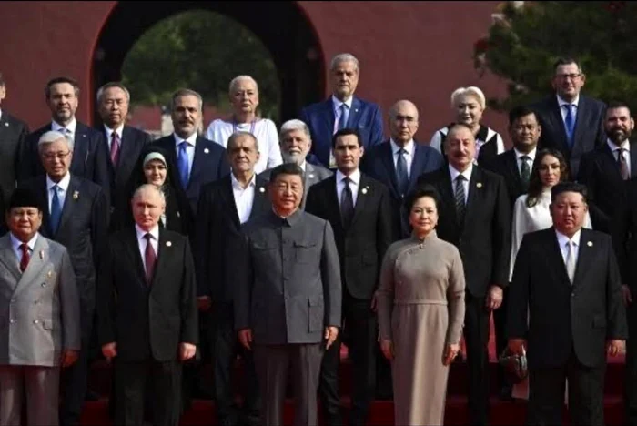 EXCLUSIV Relațiile României cu China încotro? Analiză la rece, dincolo de emoția provocată de fotografiile cu Năstase și Dăncilă din Beijing