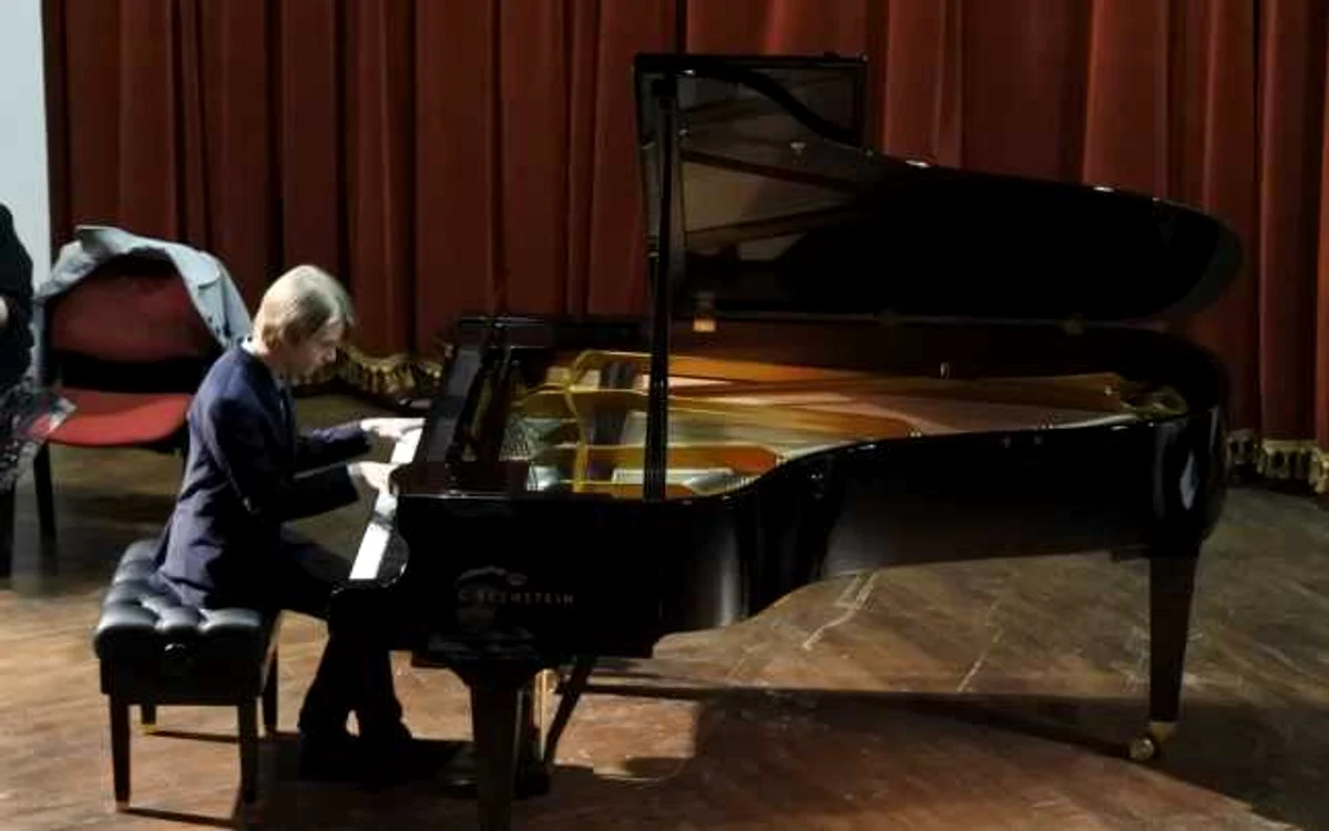 Matei Lăbunţ este un pianist de mare perspectivă