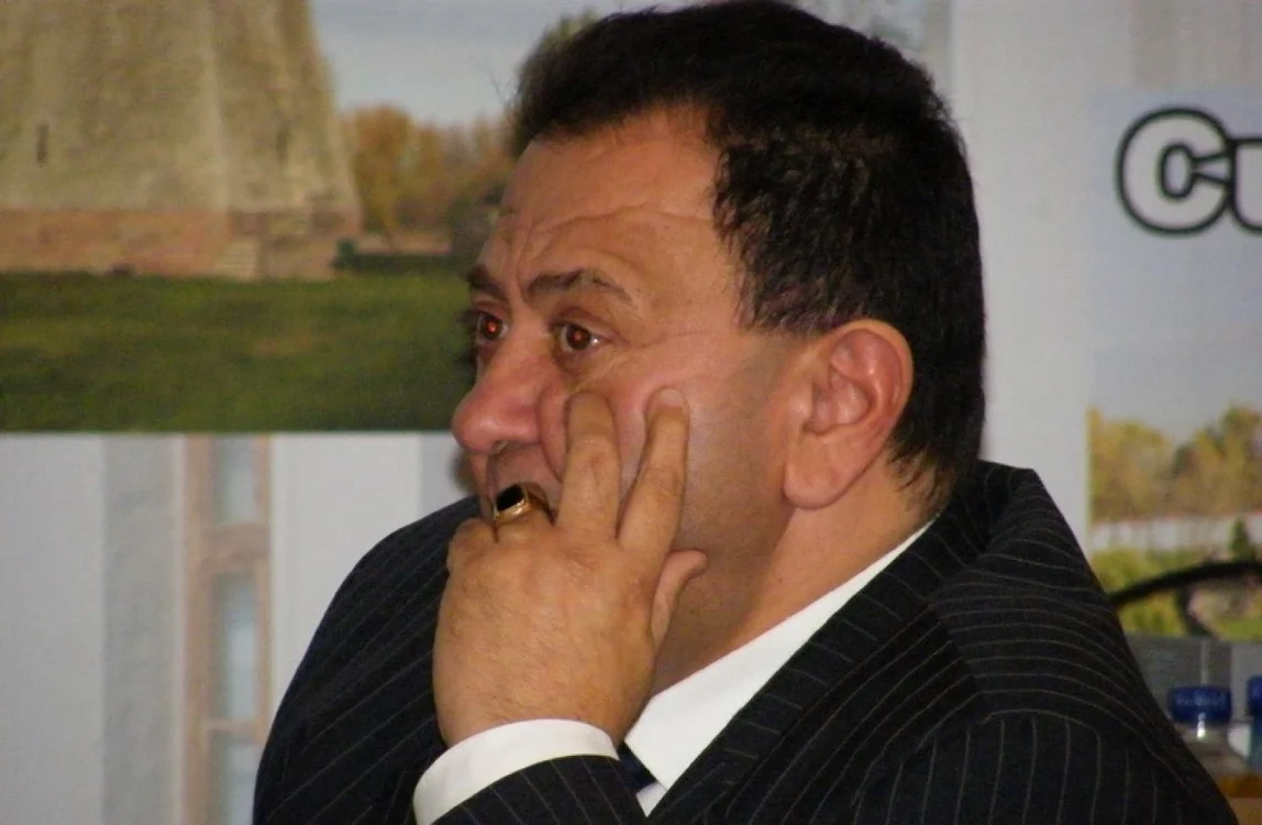 Consilierul Răducanu Tudorică s-a abţinut de la vot şi a cerut să fie pedepsiţi cei vinovaţi de această situaţie