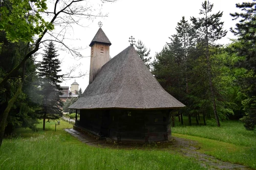 Biserica de lemn „Intrarea în Biserică” – Curtea de Argeș (© Institutul Național al Patrimoniului)