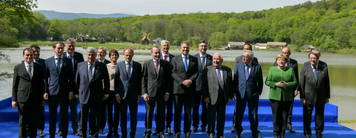 Poza de grup a liderilor UE, adunati la summitul de la Sibiu FOTO presidency.ro