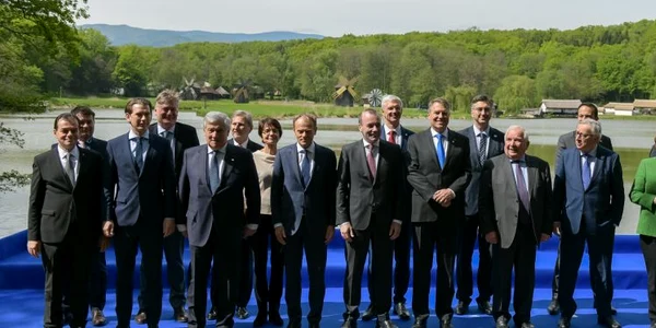 Poza de grup liderii de la sibiu summit sibiu foto presidency.ro