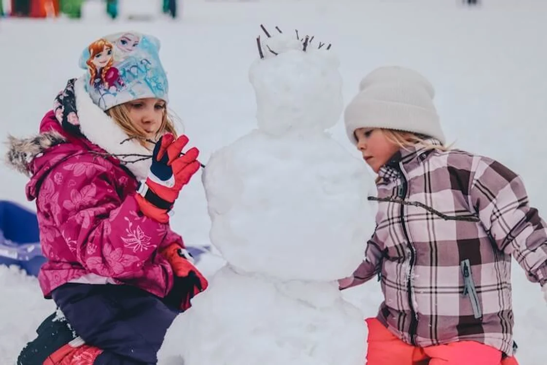 Vremea se încălzește ușor, după care temperaturile vor scădea în apropierea Crăciunului. 