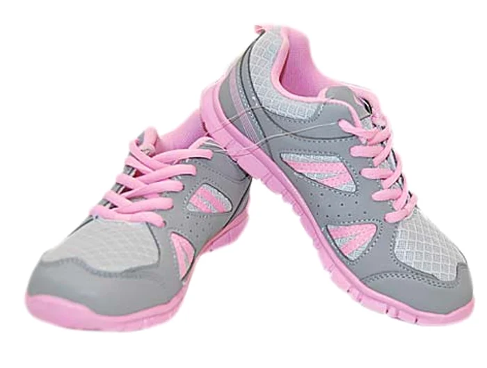 Adidaşi – 60 lei Magazin: Carrefour 