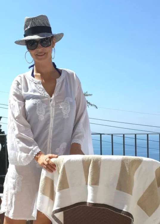 Andreea Marin în costum de baie