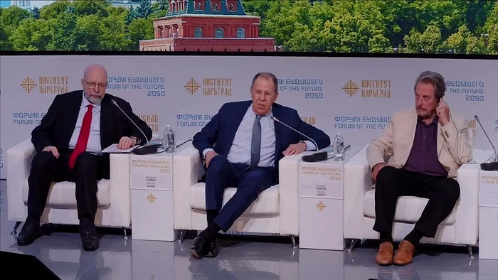 Errol Musk (dreapta), alături de Serghei Lavrov FOTO: X