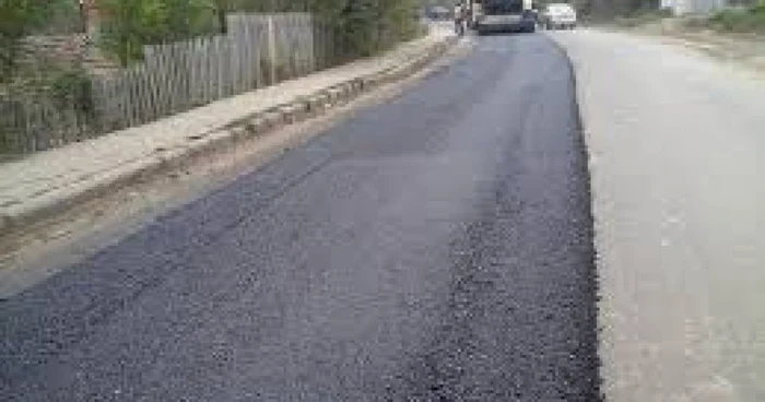 Autorităţile locale au precizat că amenajarea de rigole închise ar fi costat mai mult şi nu existau fonduri suficiente alocate în acest sens