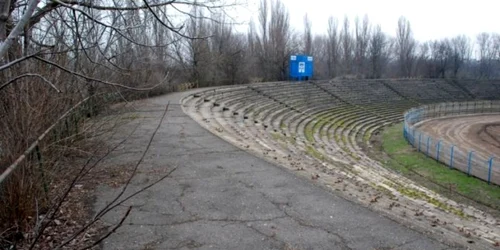 Stadionul Municipal este în paragină de ani buni