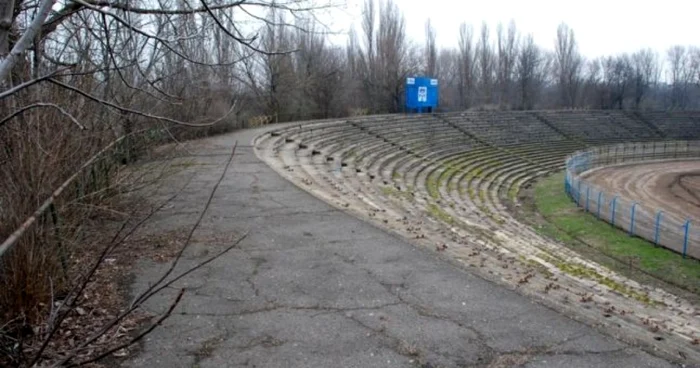 Stadionul Municipal este în paragină de ani buni