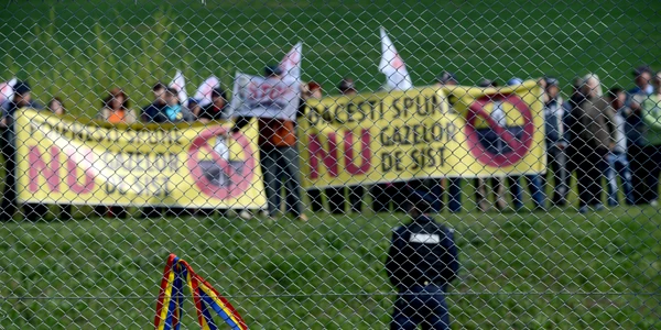 Protest fata de gazele de sist in Romania in 2014 FOTO Profimedia jpg