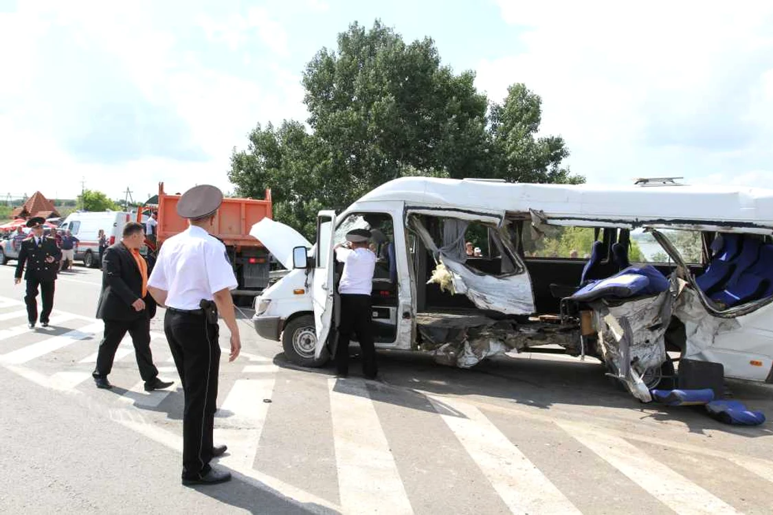 Accidentul a avut loc lângă Chişinău. Foto de Eduard Bâzgu