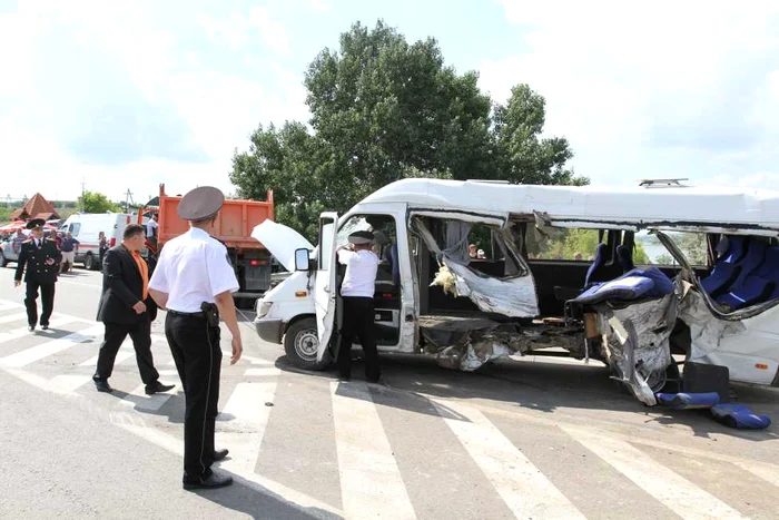 Accidentul a avut loc lângă Chişinău. Foto de Eduard Bâzgu