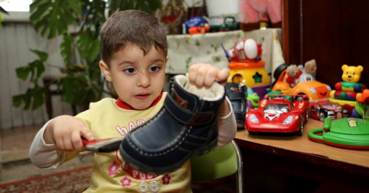 Copiii îşi pregătesc ghetuţele FOTO Adevărul