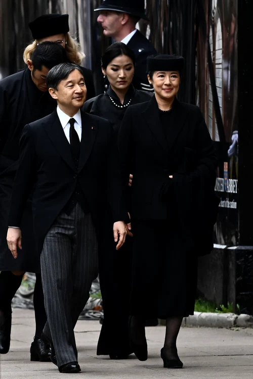 Împăratul Naruhito  al Japoniei, alături  de soția lui, Masako
