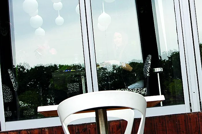 Reporterul Click! şi  Roxana au fost singurii  clienţi ai restaurantului  din acea după-amiază
