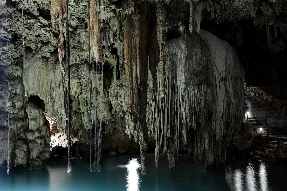 Peșteră din Peninsula Yucatán (© Pixabay)