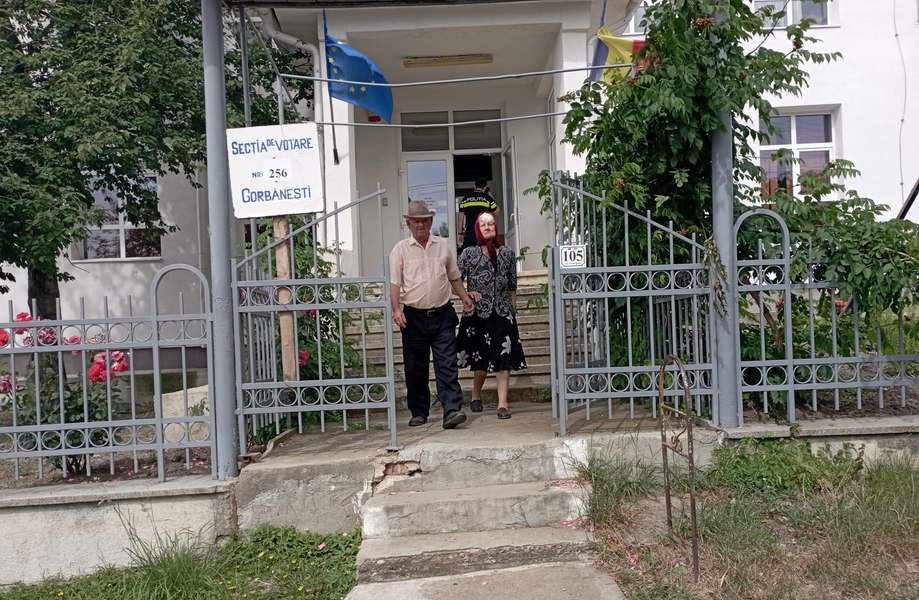 Țăranii din nordul Moldovei neîncrezători în politicieni. „Nici într-o sută de ani nu ne mai câștigă încrederea”