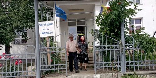 satenii din gorbanesti la vot (2) jpg