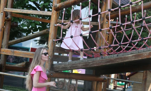 Oana Nutu Turcescu si Vera Ilinca OK VIP Kids Picnic 2018 (12) jpeg