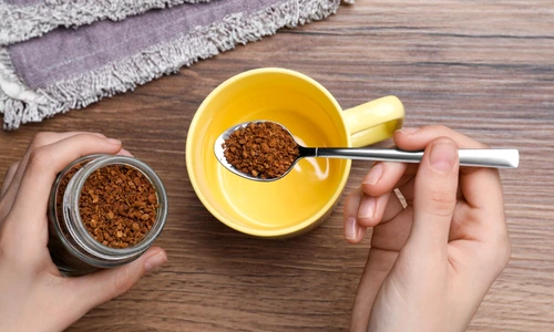 cafea instant shutterstock 2197931213 jpg