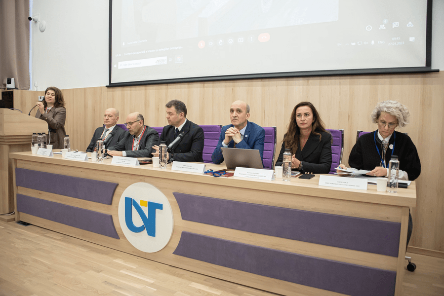 Meseria de învățător, disputată în Educație. „Învățătorul, în viitor, nu va mai fi format numai prin liceu pedagogic”