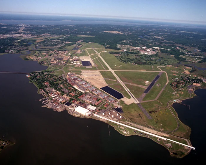Baza aeriană Langley din Virginia a fost survolată de drone FOTO Wikipedia