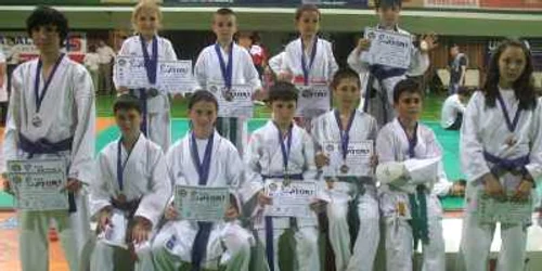 Sportivii de la JKA au urcat în număr mare pe podium. Foto: JKA