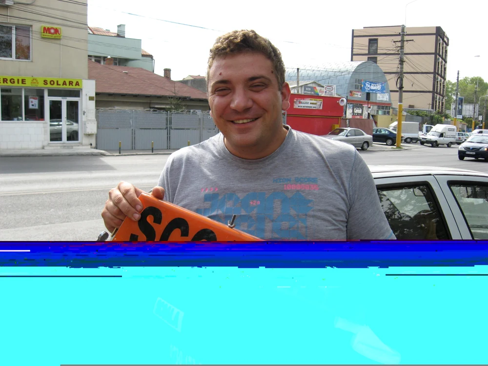 Cătălin Niţu este instructor auto, dar spune că nu-i place să şofeze