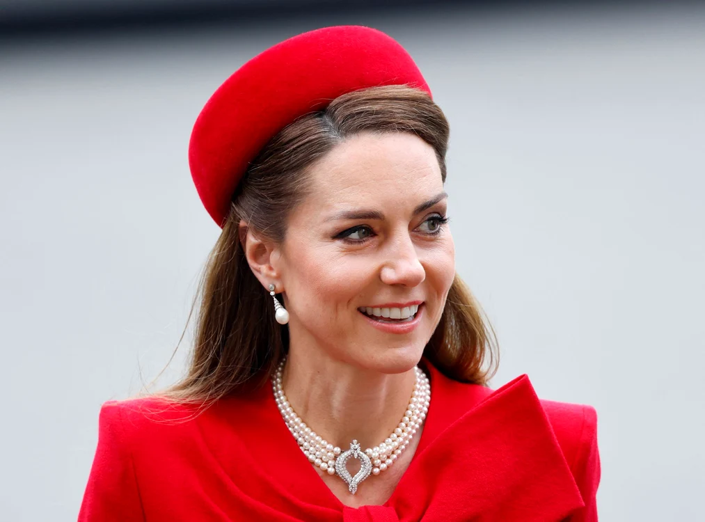 Colierul cu perle al lui Kate Middleton GettyImages 2204421562 jpg