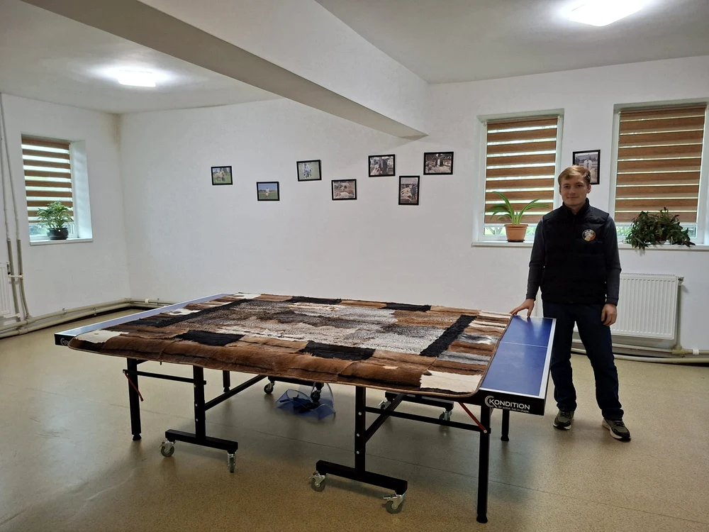 Covorul din pielicele de karakul FOTO Cosmin Zamfirache