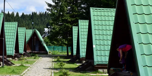 Campingul de la Zănoaga - Bucegi. FOTO Camping Zanoaga