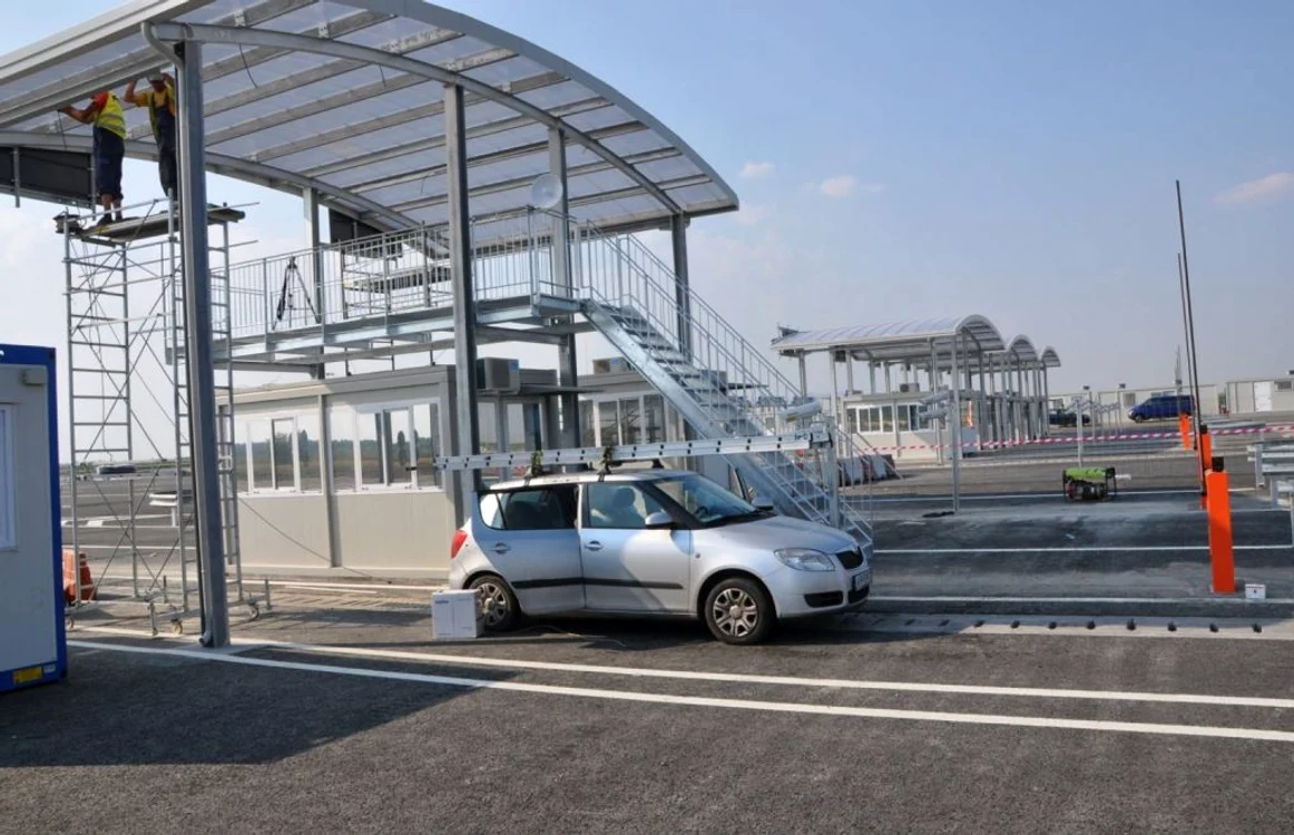 România se leagă la reţeaua europeană de autostrăzi prin joncţiunea cu o autostradă din Ungaria
