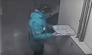 curier scuipa pe pizza png