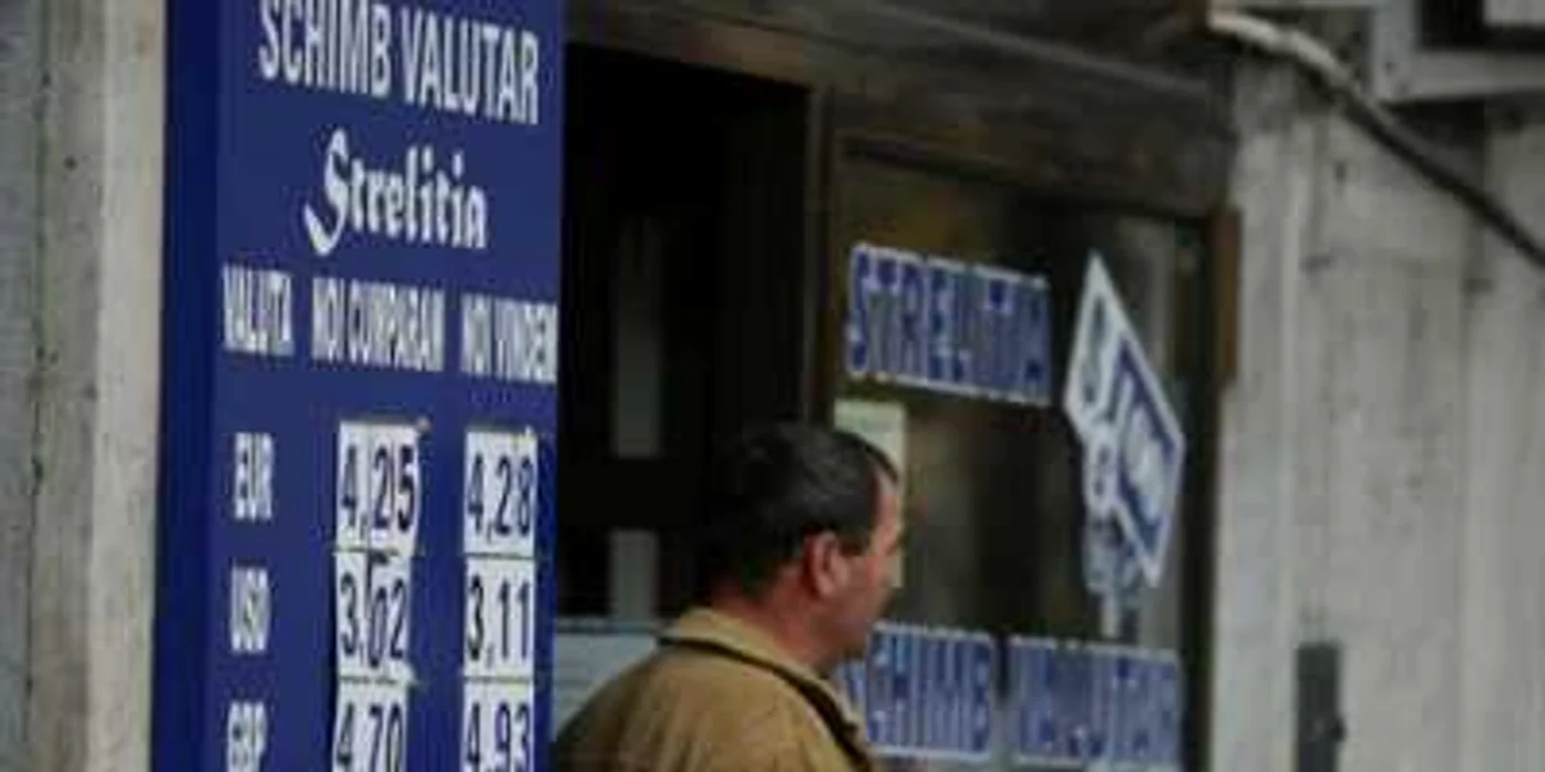 Două case de schimb valutar au fost sancţionate